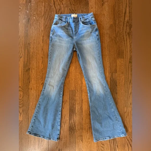 Free People We The Free CRVY Infinite stretch Pull On Flare Jean size small - Picture 3 of 5